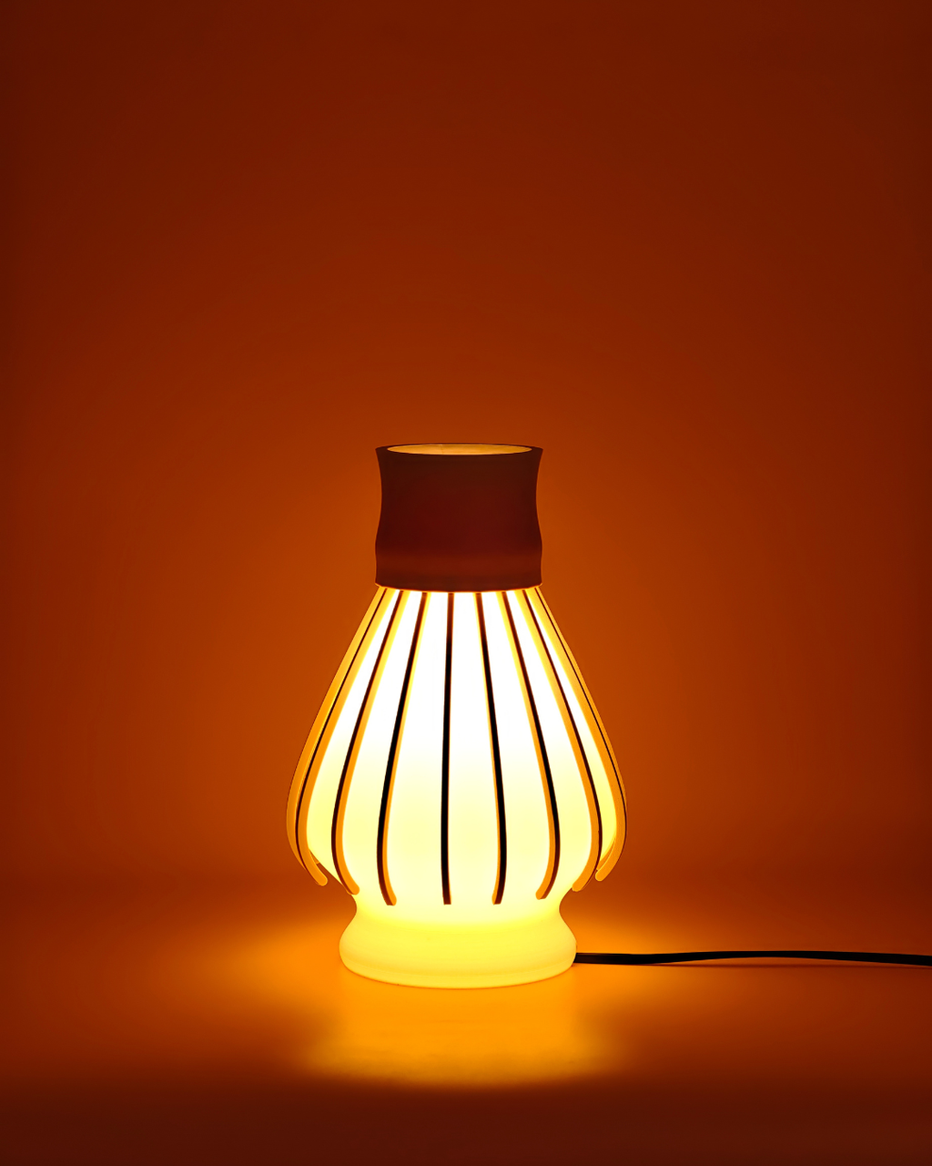 Chasen Lamp : โคมไฟแปรงชงชามัทฉะพร้อมแท่นวาง แบบตั้งโต๊ะ