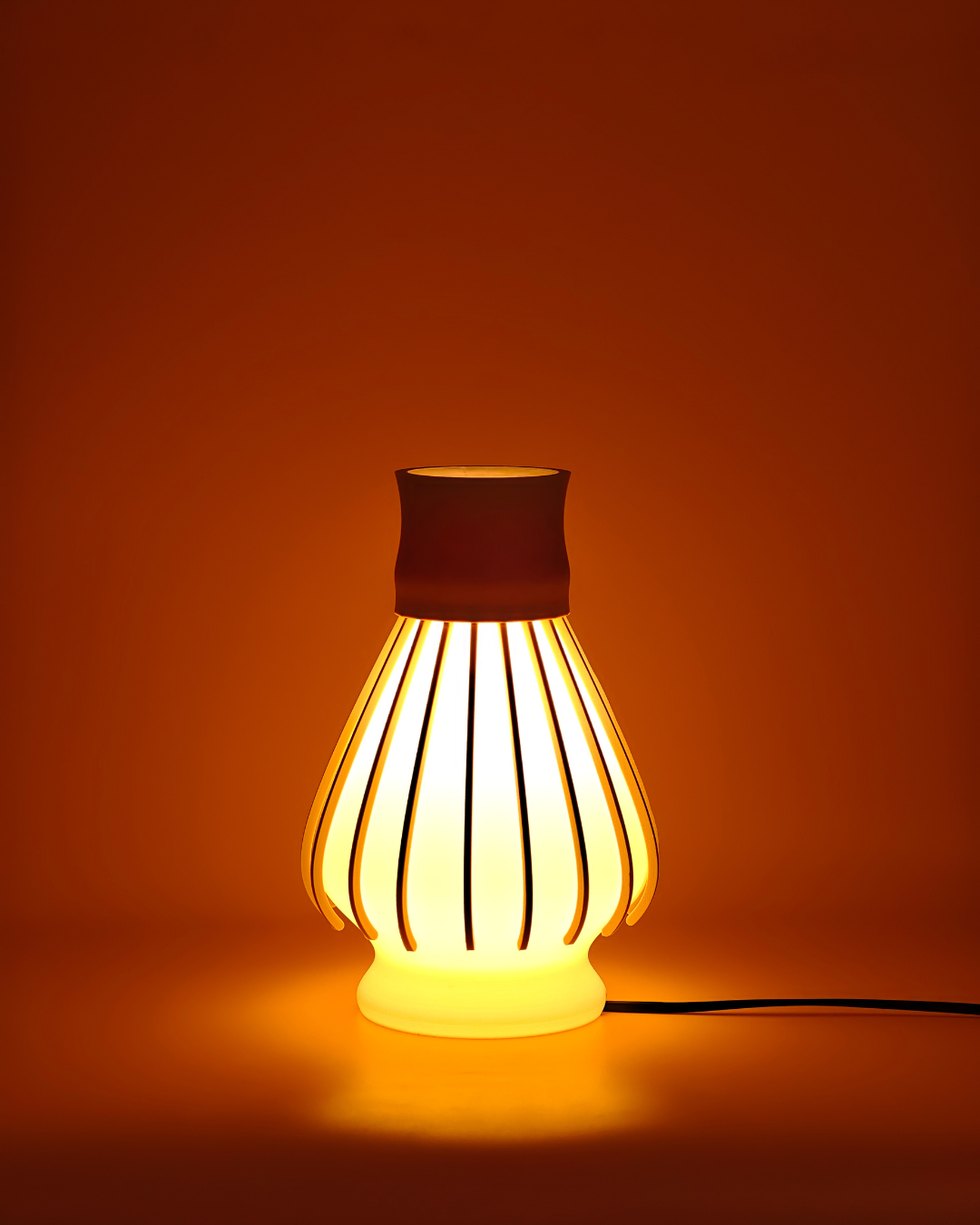 Chasen Lamp : โคมไฟแปรงชงชามัทฉะพร้อมแท่นวาง แบบตั้งโต๊ะ