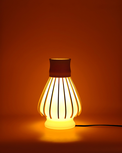 Chasen Lamp : โคมไฟแปรงชงชามัทฉะพร้อมแท่นวาง แบบตั้งโต๊ะ